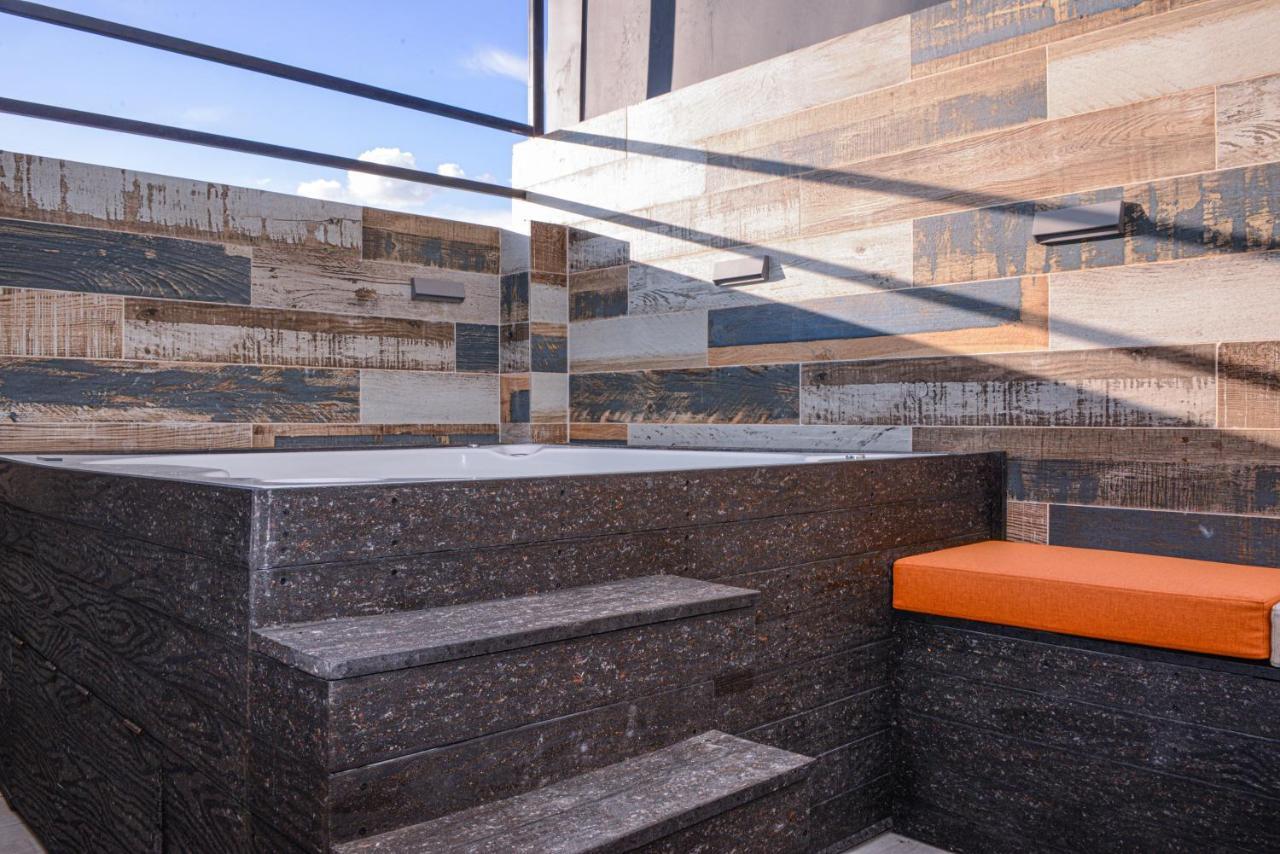 Apartamento Lleras Ac Hot Tub Medellin Bagian luar foto