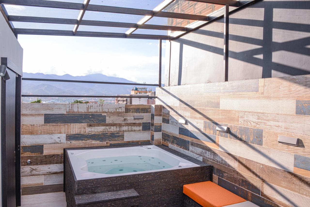 Apartamento Lleras Ac Hot Tub Medellin Bagian luar foto