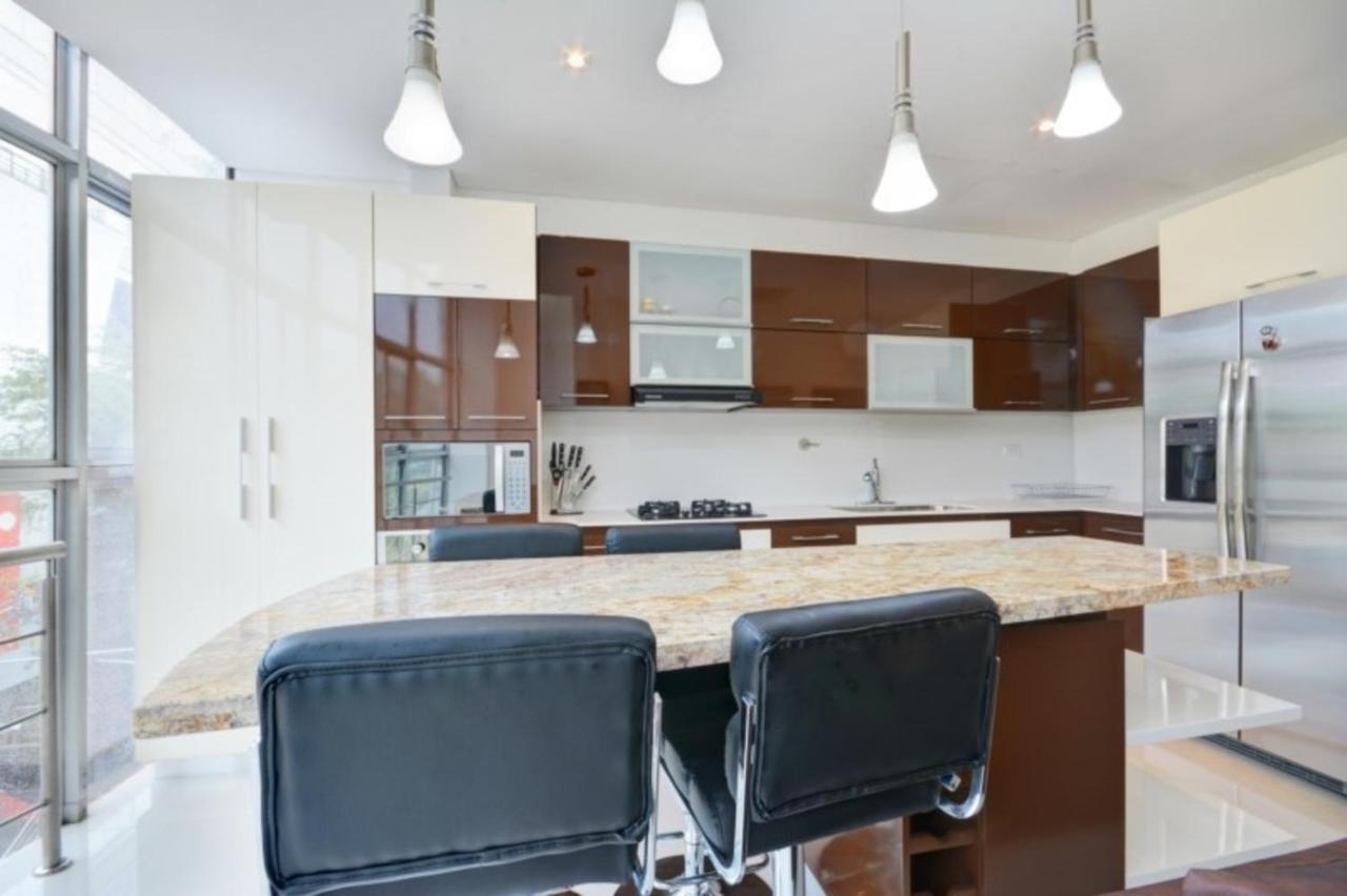 Apartamento Lleras Ac Hot Tub Medellin Bagian luar foto