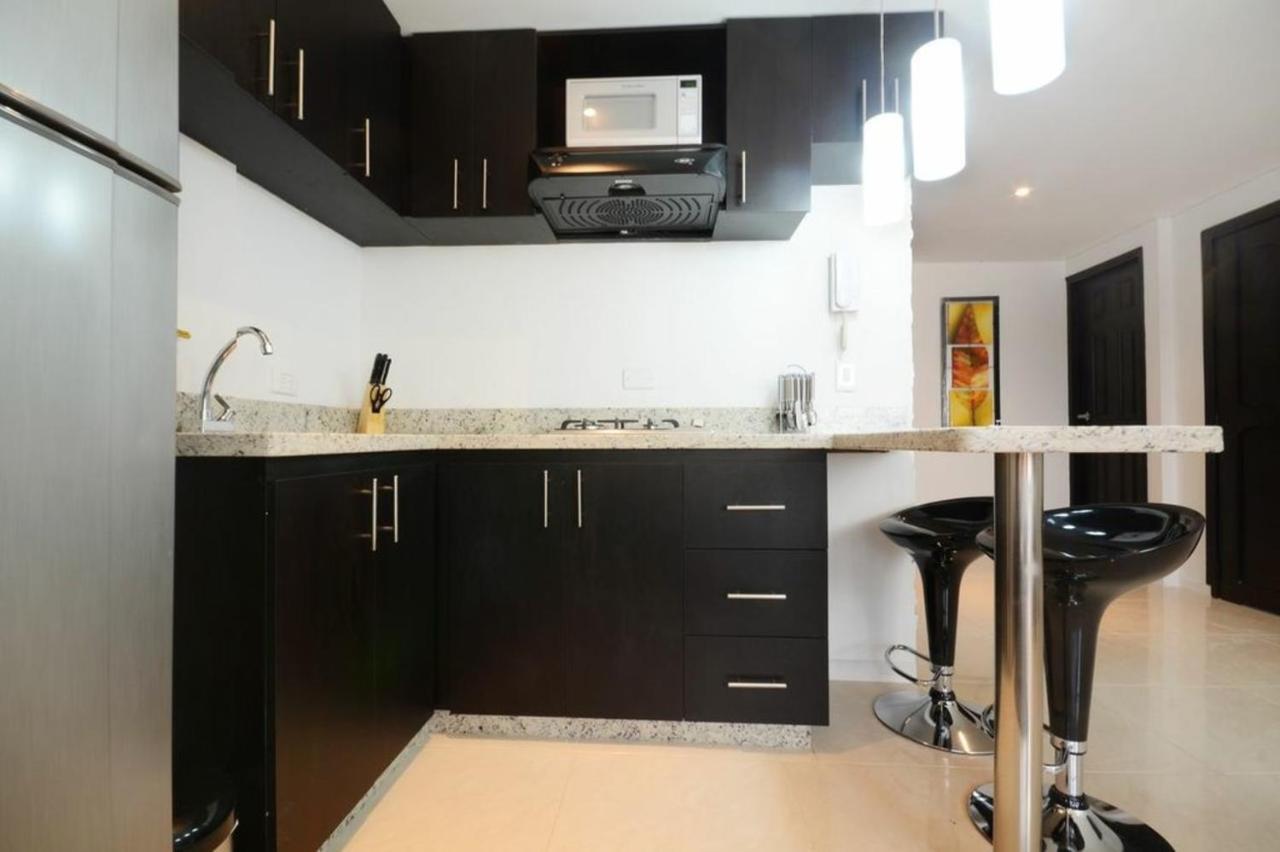 Apartamento Lleras Ac Hot Tub Medellin Bagian luar foto