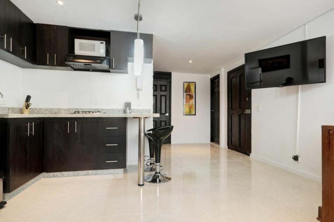 Apartamento Lleras Ac Hot Tub Medellin Bagian luar foto